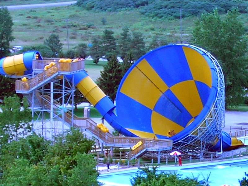 water-slider-tornado-1_800x600